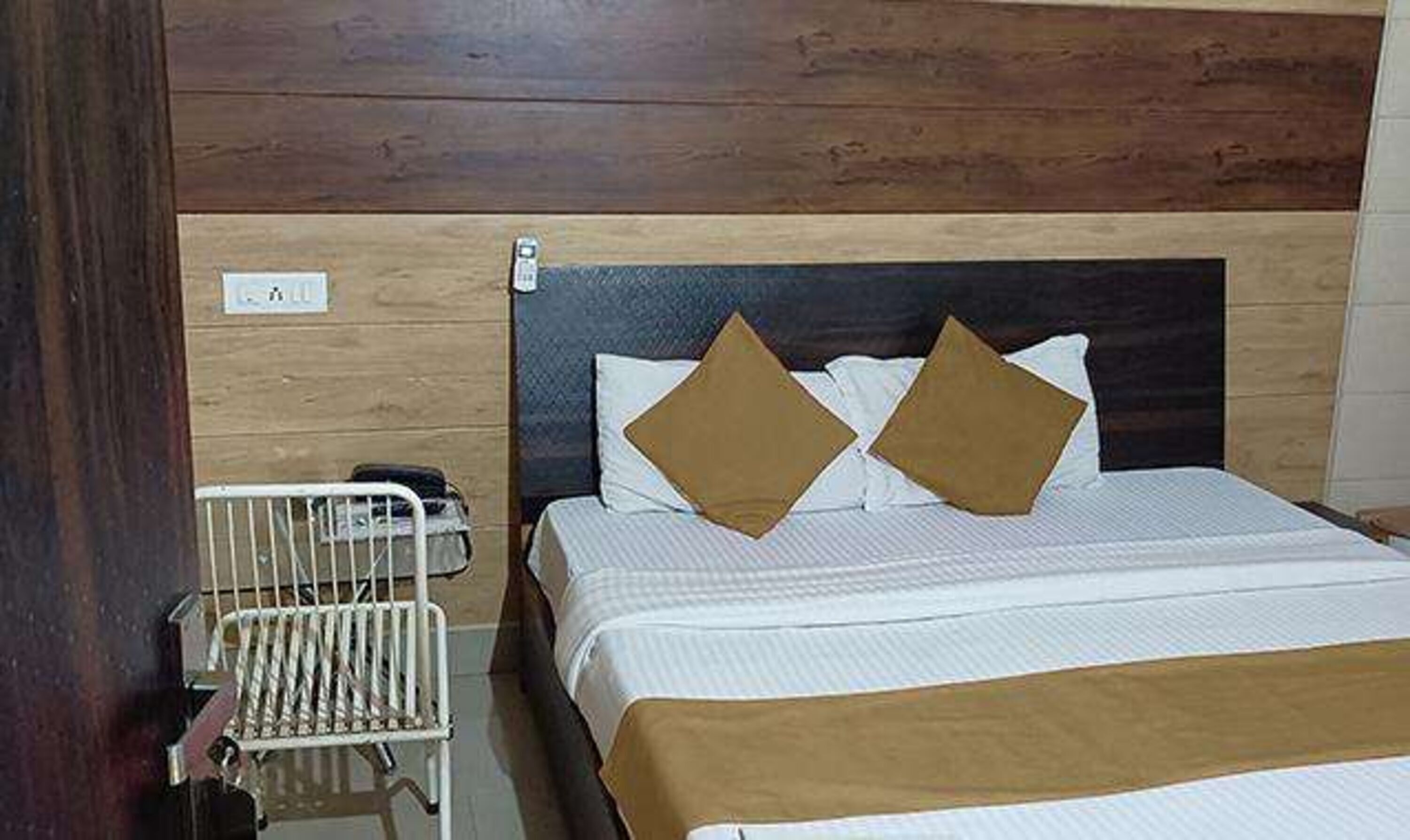 Egyptian cotton sheets, premium bedding, in-room safe, free WiFi