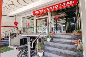 Property entrance - Fabhotel Gs (Mohali)