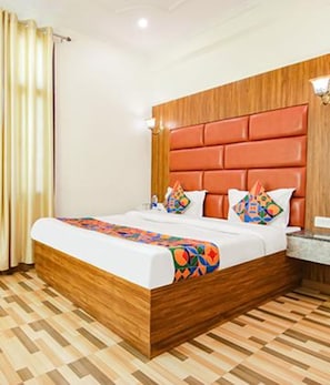 Egyptian cotton sheets, premium bedding, in-room safe, free WiFi