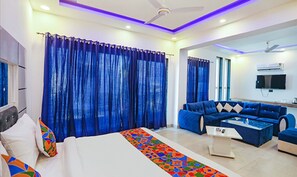 Egyptian cotton sheets, premium bedding, in-room safe, free WiFi - FabHotel F9 Noida Sector 27 (Noida)