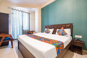 Egyptian cotton sheets, premium bedding, in-room safe, soundproofing - Fabexpress Aloft (Jaipur)