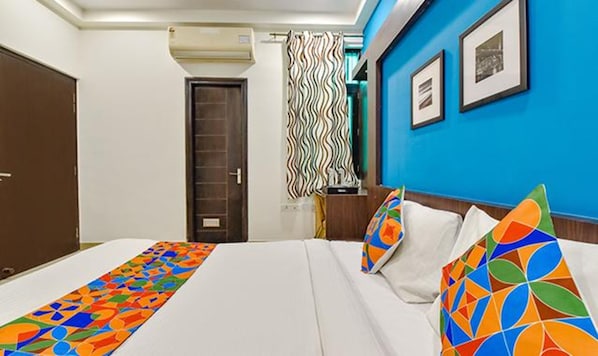 Egyptian cotton sheets, premium bedding, in-room safe, free WiFi