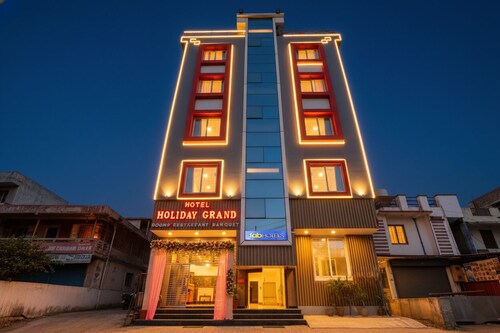 Fabhotel Holiday Grand