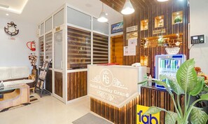 Reception - Fabhotel Holiday Grand (Danapur)