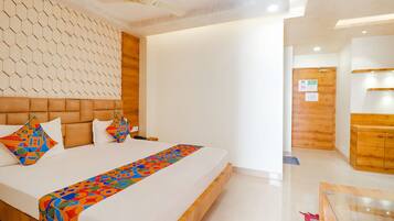 Premium Room | Egyptian cotton sheets, premium bedding, in-room safe, free WiFi