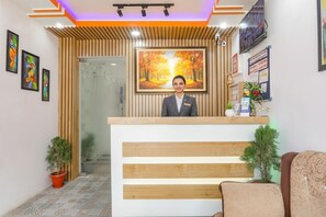 Reception - Fabexpress Ashiyana Inn (Patna)