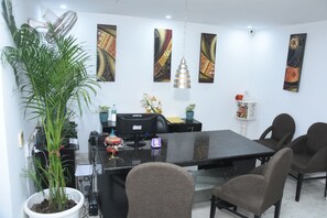 Reception - Fabhotel Posh Classic (Gurugram)