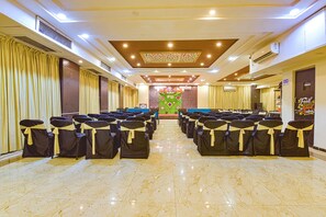 Banquet hall - FabHotel Teliko Silver (Vadodara)