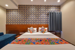 Egyptian cotton sheets, premium bedding, in-room safe, soundproofing