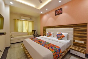 Kamar Deluks | Seprai katun Mesir, seprai premium, brankas, dan kedap suara