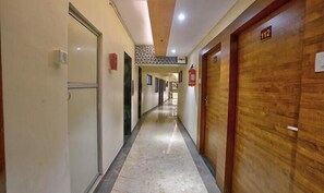 Lobby - FabHotel Saineel I (Mumbai)