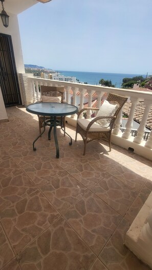 Outdoor dining - Villa - Casa del Sol! Detached villa with pool, outdoor terraces near the beach! (Nerja)