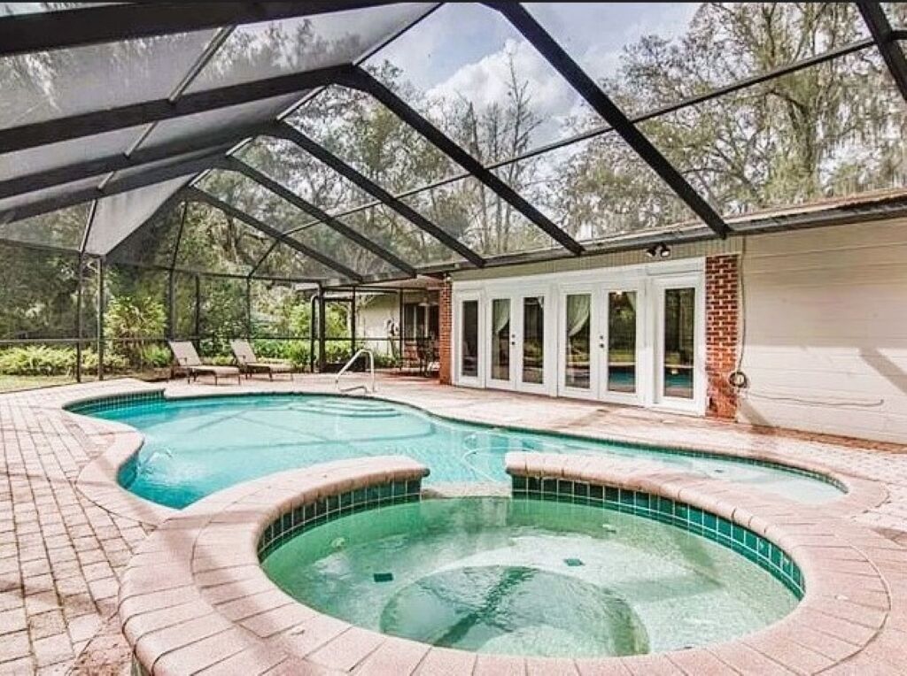 Jungle Oasis - Close to Busch Gardens, USF, Amphitheatre & Florida Fairgrounds