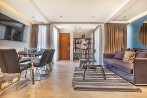 Smart TV - Nautical Apartment's Embrace: Dive into Seaside Now Moments (Mexico City)