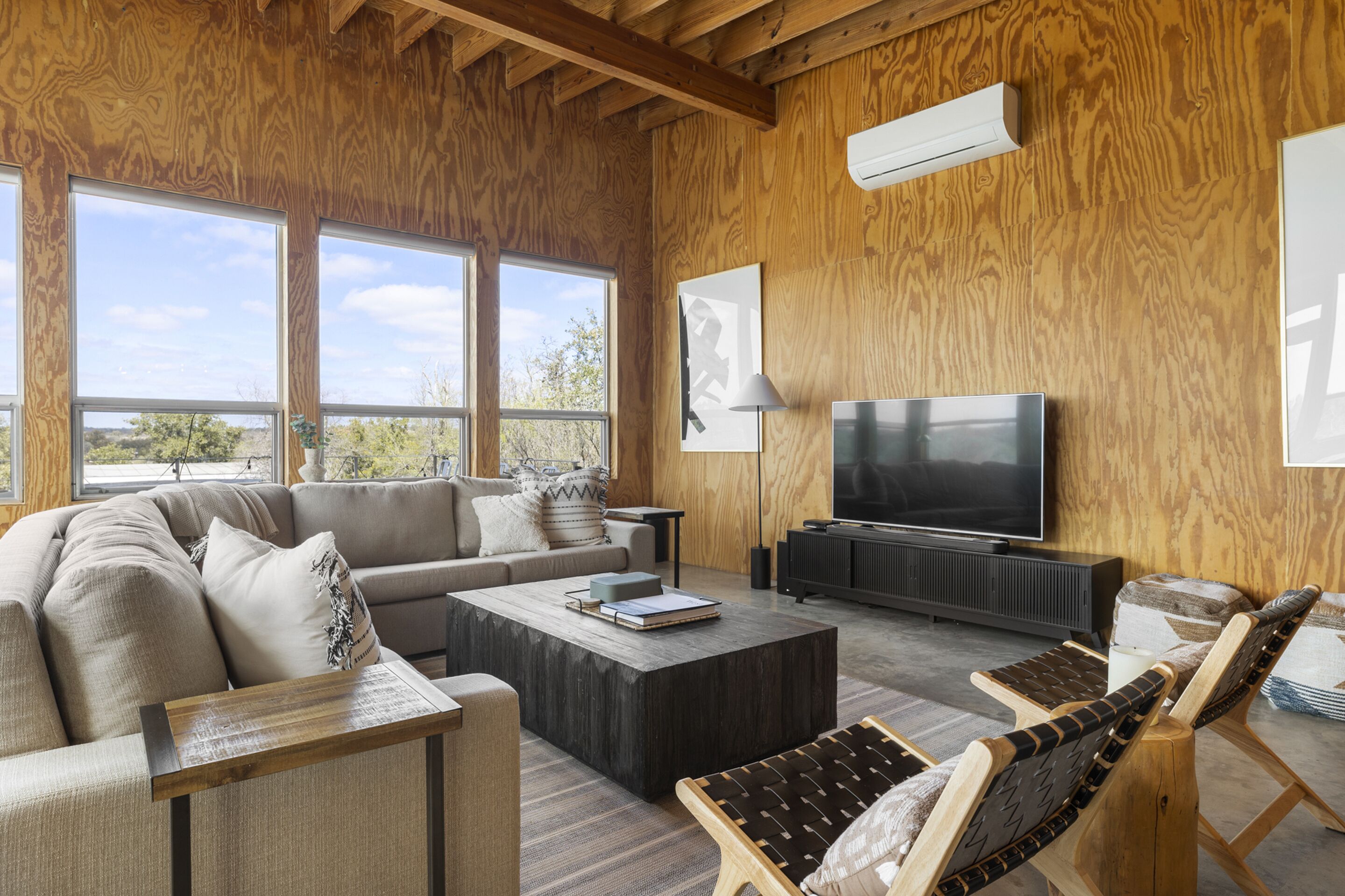 Lazo House - A Riverfront Retreat