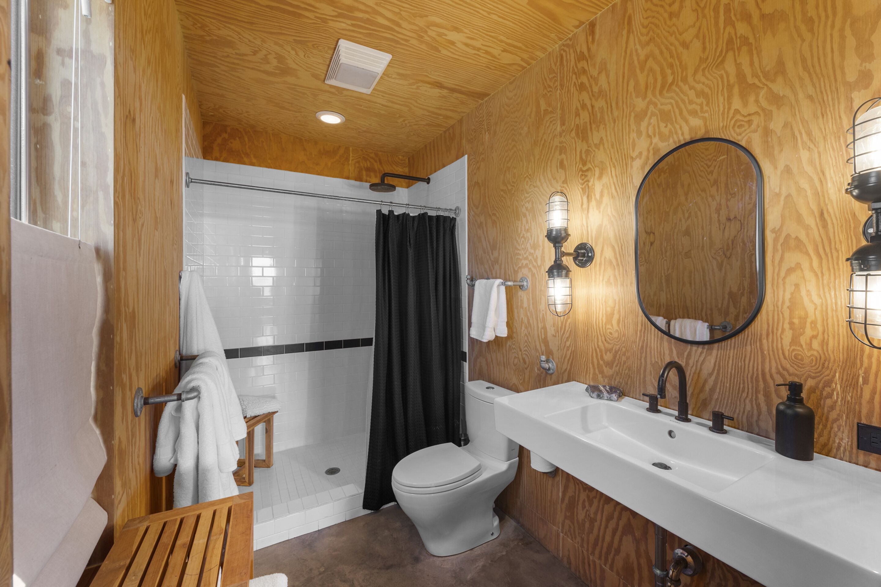 Lazo House - A Riverfront Retreat