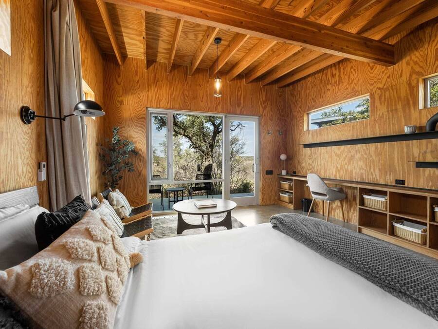 House | 5 bedrooms, individually decorated, individually furnished