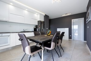 Rumah | Tempat makan