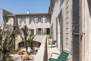 Suite Luxe, 2 chambres, vue jardin | Terrasse/Patio