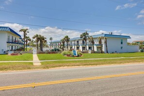Exterior - Oceanfront Ormond Beach Condo: Patio, Pool Access! (Ormond Beach)