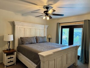 3 bedrooms, desk, iron/ironing board, travel crib