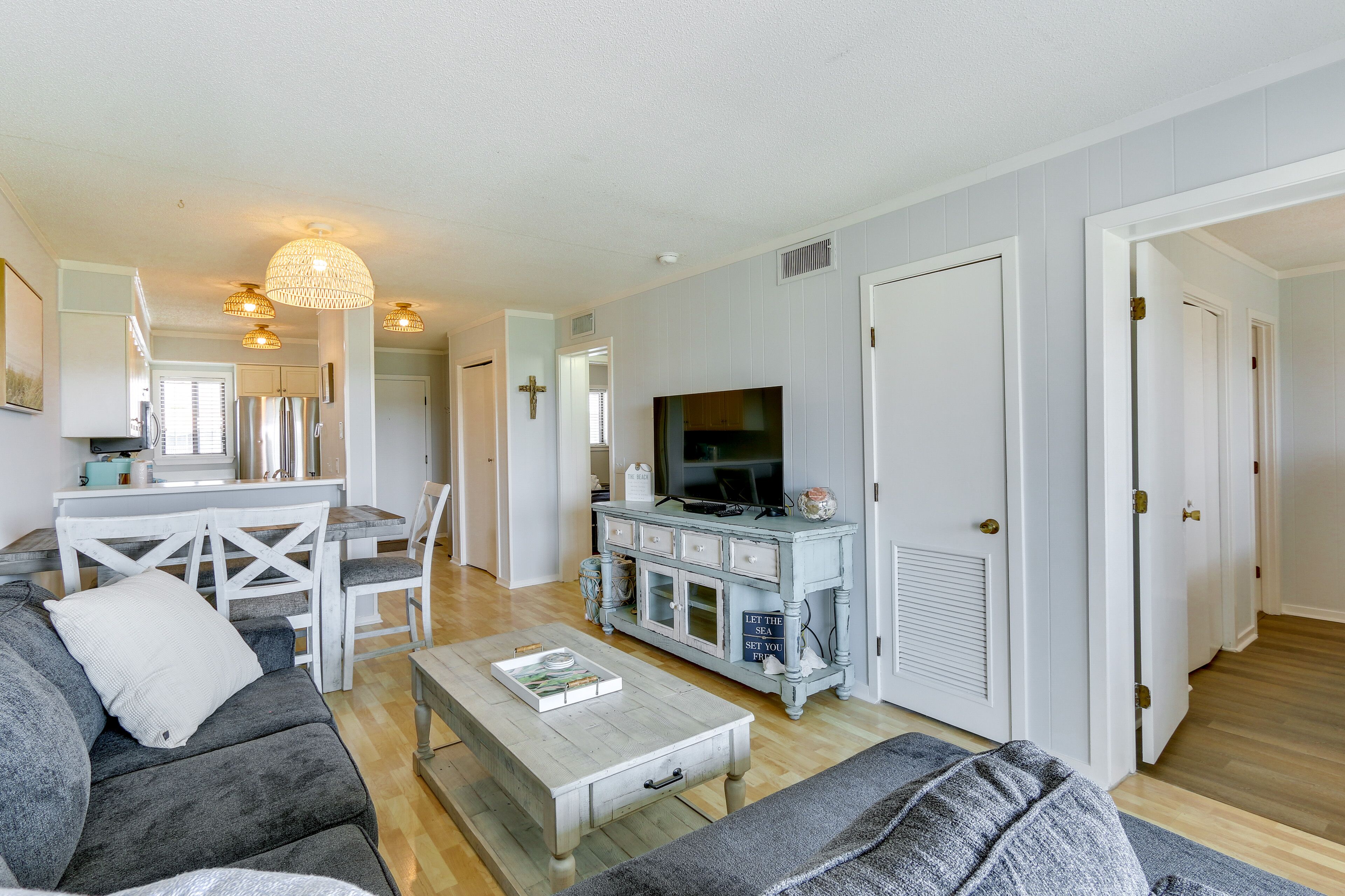 Hilton Head Resort Condo Rental: Walk to Beach!