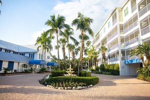 Exterior - Stunning 2 BR Condo with Onsite Restaurants, Live Music, Shops , Sleeps 8 (Marco Island)