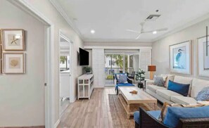 Smart TV - Stunning 2 BR Condo with Onsite Restaurants, Live Music, Shops , Sleeps 8 (Marco Island)