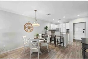 Dining - Stunning 2 BR Condo with Onsite Restaurants, Live Music, Shops , Sleeps 8 (Marco Island)