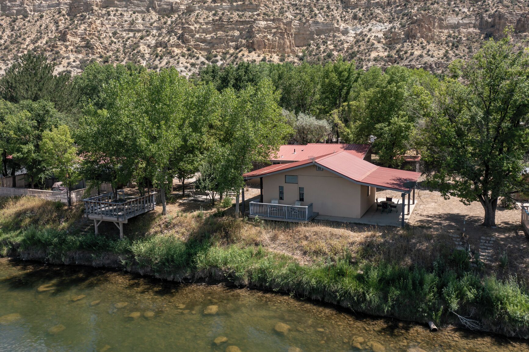 "River's Edge" Cabin  Fly Fishing on the San Juan River near Quality Waters.