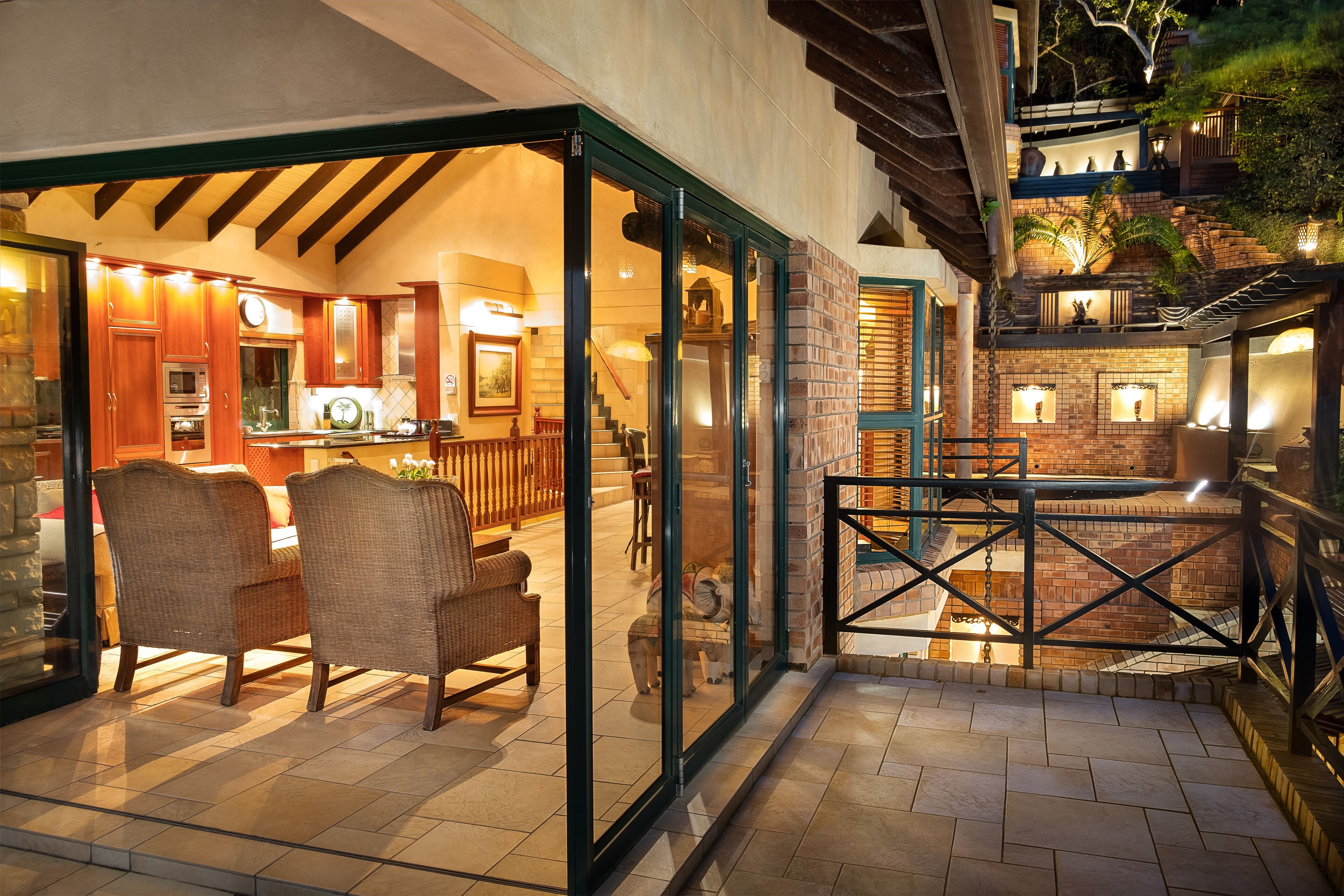 Luxury Romantic Balinese Styled Ocean View Villa (Sleeps 10 People)