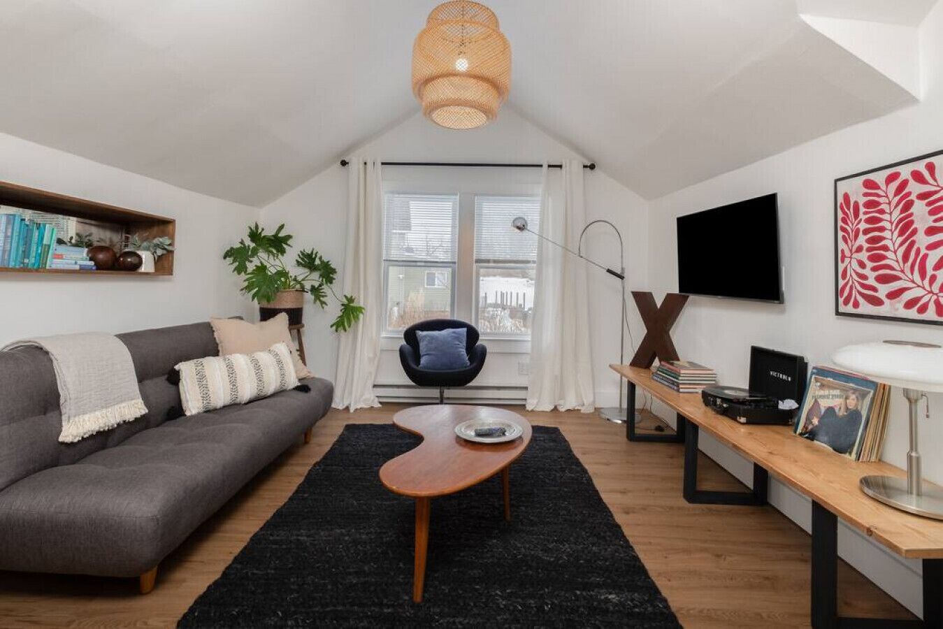 The Whaler’s Loft · Close to Ocean Beach, Mystic & USCGA