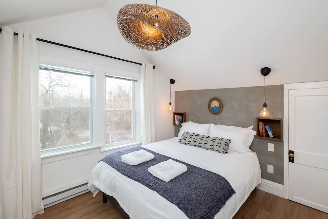 The Whaler’s Loft · Close to Ocean Beach, Mystic & USCGA