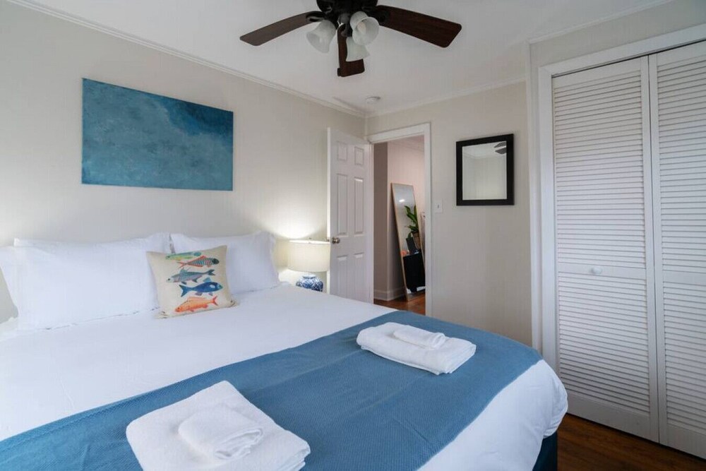 The Bay Cottage · Rocky Neck Park, Beach & Niantic East Lyme Vrbo