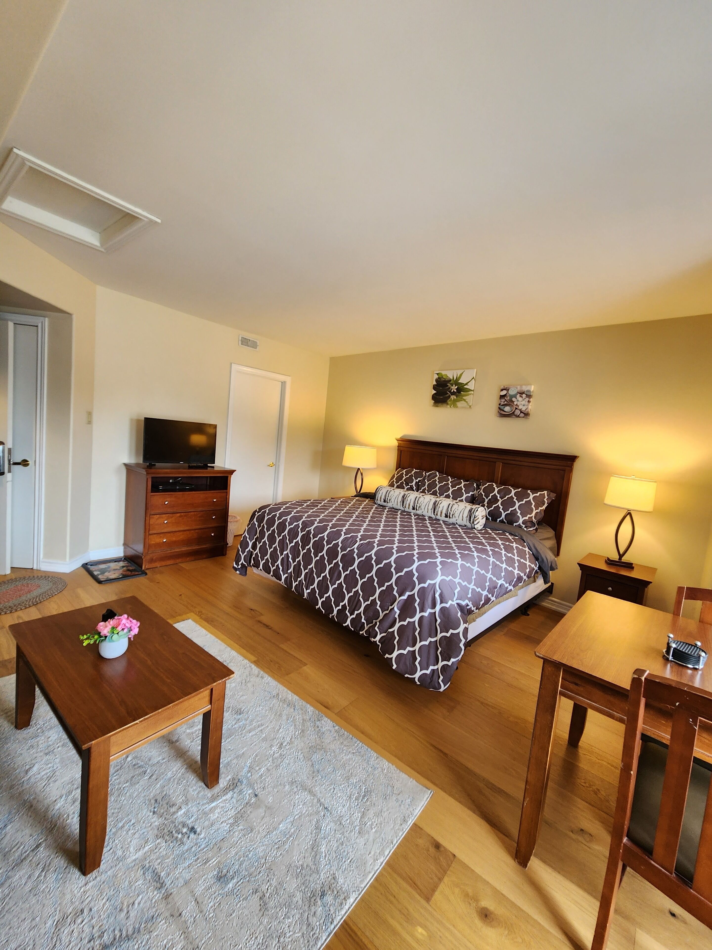 Luxury Cozy One Bedroom Studio