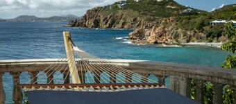 Sea View Terrace, Stunning Views, pool, private, quiet and convenient location!