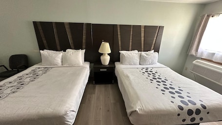 Comfort Double or Twin Room | 1 bedroom, desk, laptop workspace, iron/ironing board