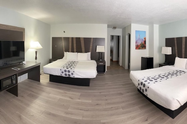 Exclusive Double or Twin Room | Desk, laptop workspace, iron/ironing board, free WiFi