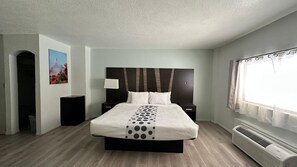 Deluxe Room | Desk, laptop workspace, iron/ironing board, free WiFi - Hotel 191 - Moab (Moab)