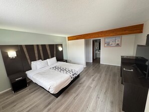 Deluxe Room | Desk, laptop workspace, iron/ironing board, free WiFi - Hotel 191 - Moab (Moab)