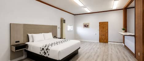 Suite Premium | Escritorio y espacio para trabajar con laptop