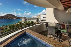 Outdoor dining - View Of Medano And The Bay Corazon Cabo resort  (Cabo San Lucas)
