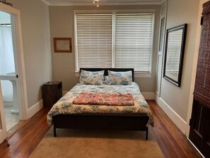 3 bedrooms, desk, free WiFi, bed sheets