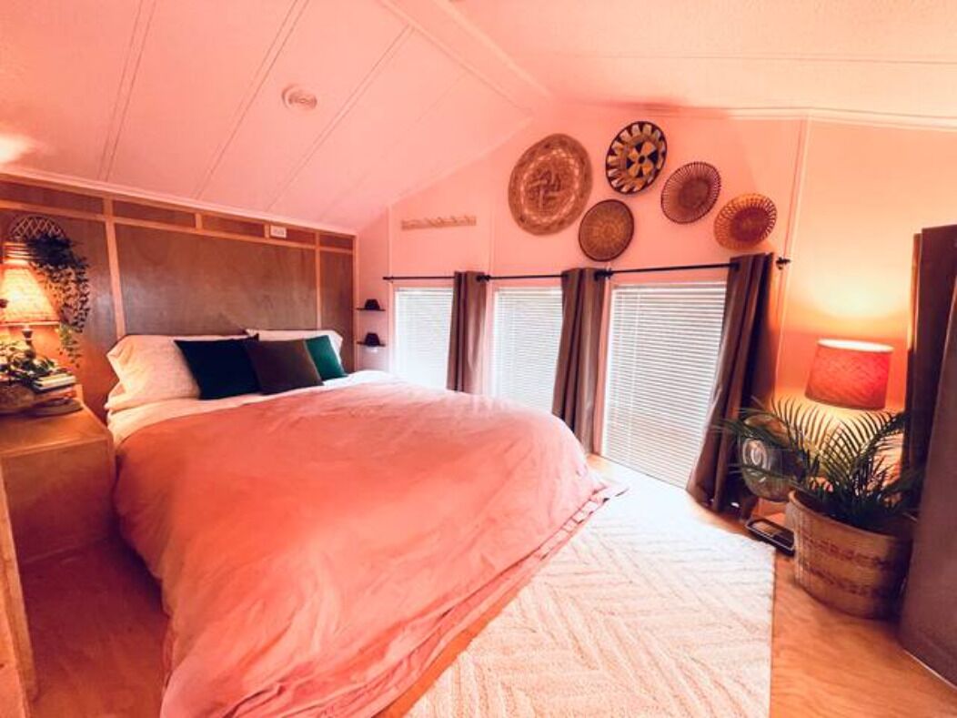 A unique beautiful cottage located in the Sherkston Shores resort!