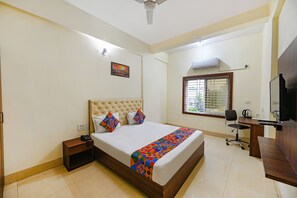 Egyptian cotton sheets, premium bedding, in-room safe, free WiFi - FabHotel Triple Tree (Bhubaneshwar)