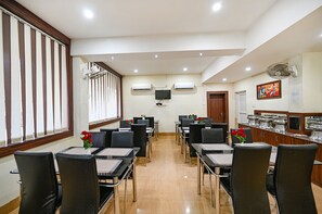 Restaurant - FabHotel Triple Tree (Bhubaneshwar)