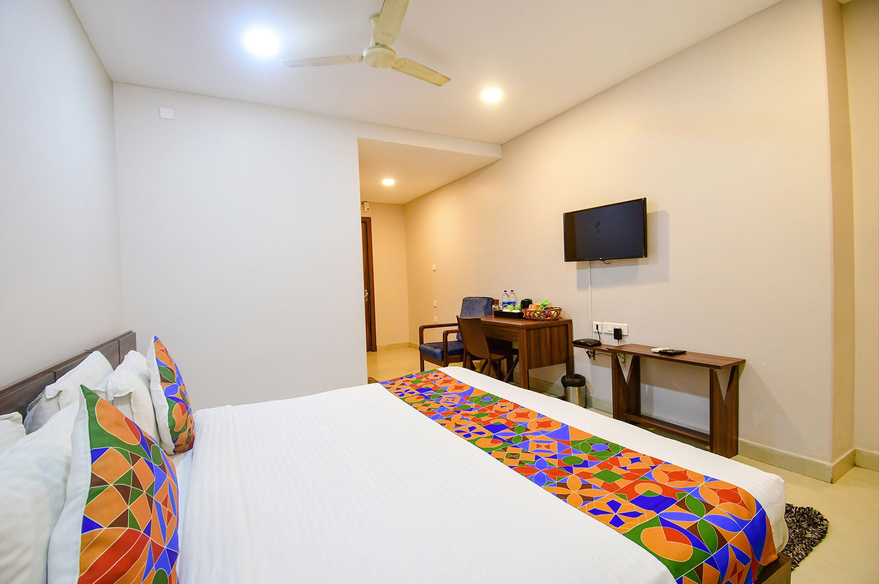 egyptian cotton sheets, premium bedding, in-room safe, free wifi