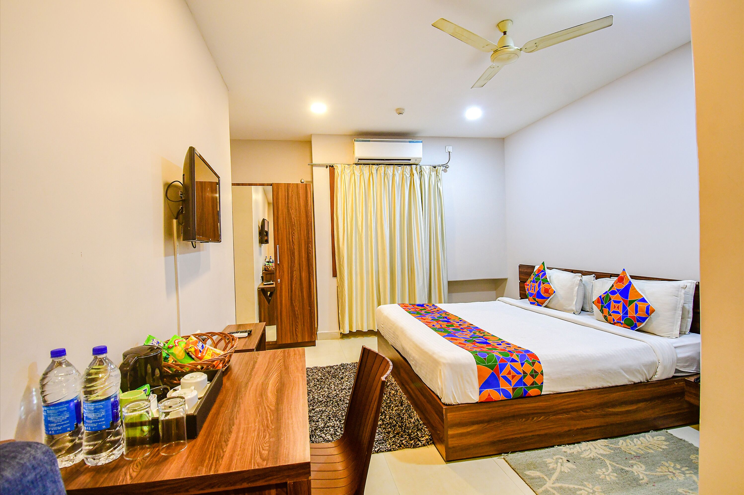 egyptian cotton sheets, premium bedding, in-room safe, free wifi