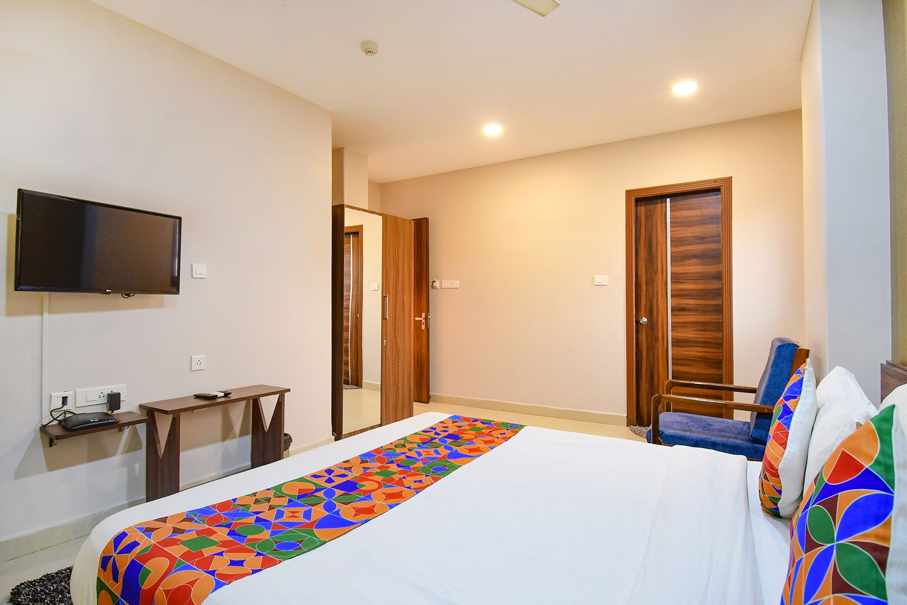 egyptian cotton sheets, premium bedding, in-room safe, free wifi