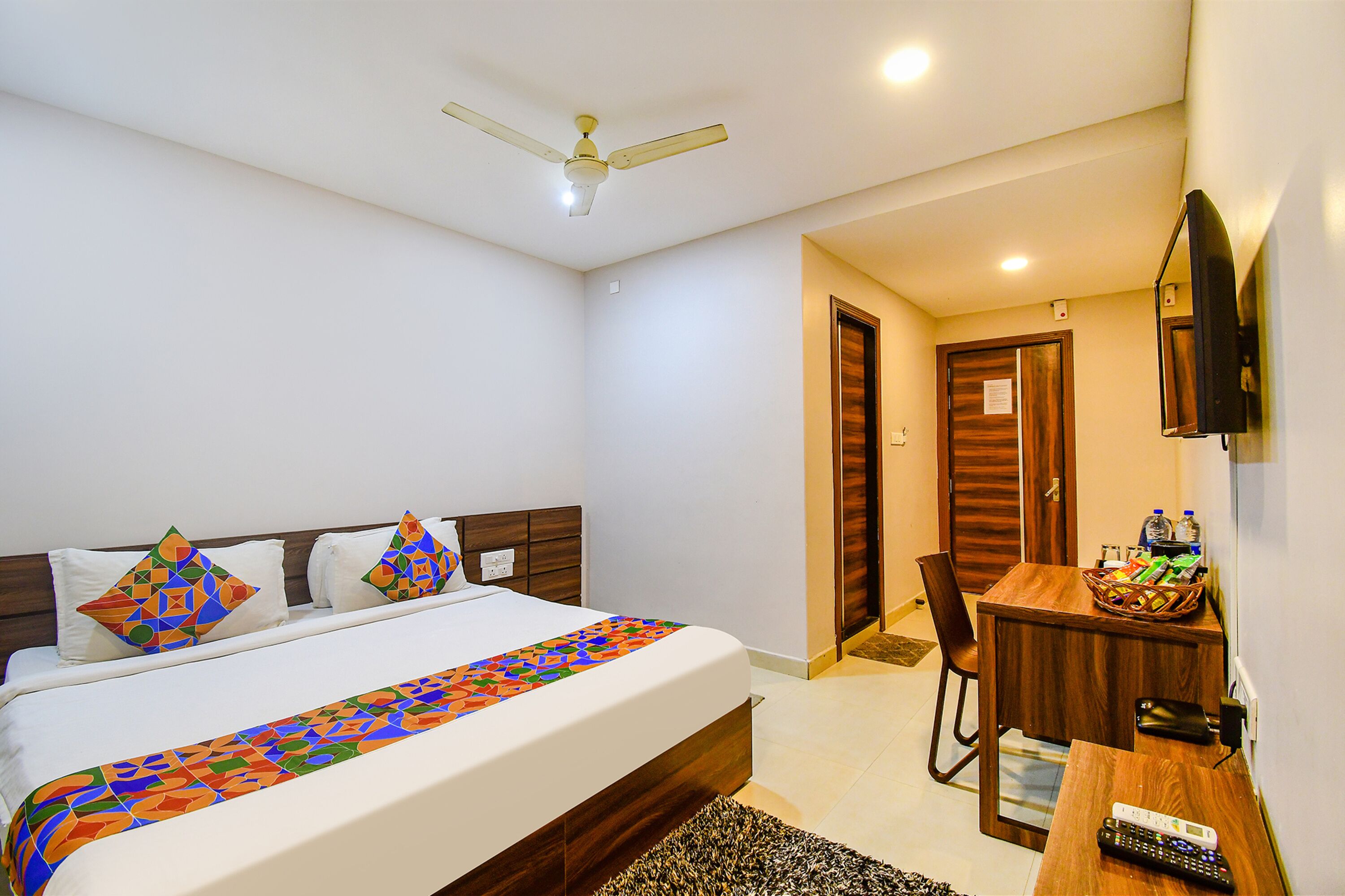 egyptian cotton sheets, premium bedding, in-room safe, free wifi